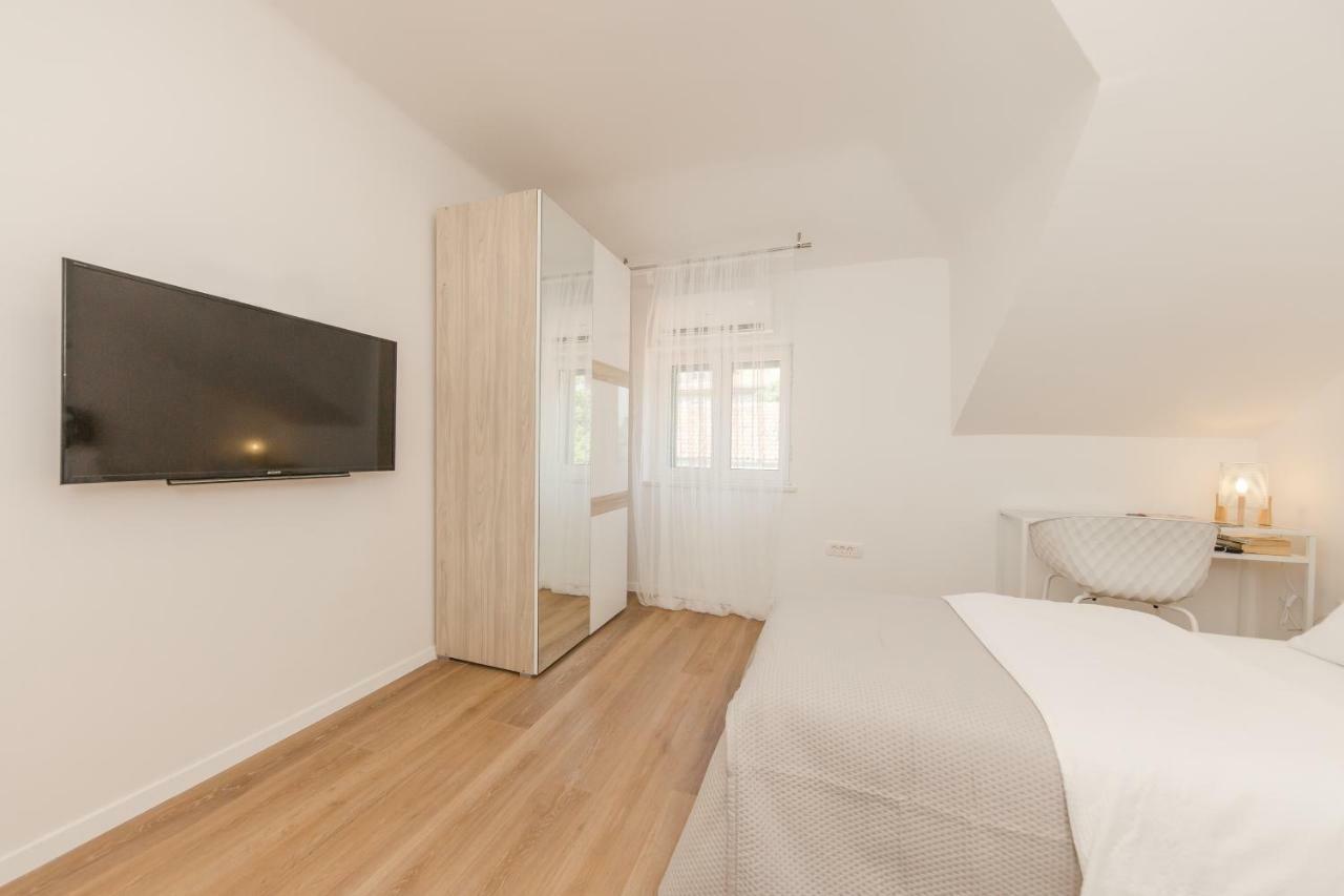 Enjoy Split, New In The Center With A Private Garden Appartement *